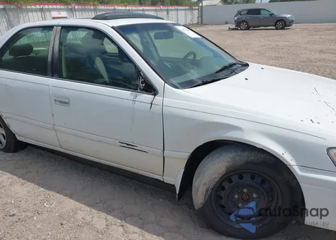 2001 Toyota Camry Le from USA, damaged, VIN 4T1BG22K61U765718
